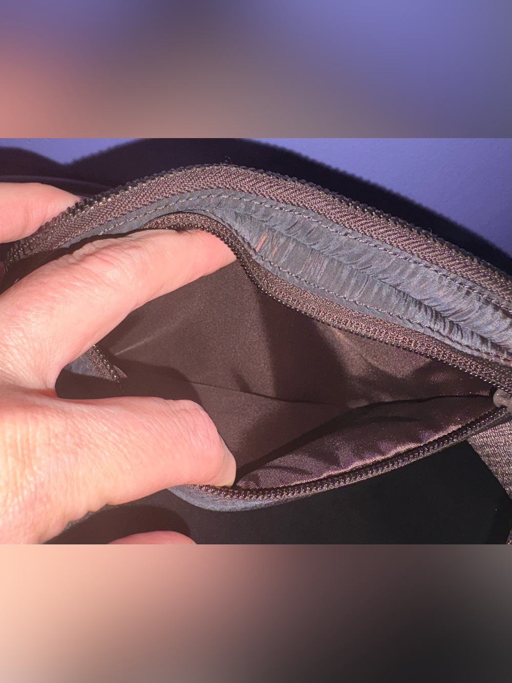 Lululemon Wunder Puff Iridescent Everywhere Belt Bag 1L - Heathered Espresso - Picture 11 of 15